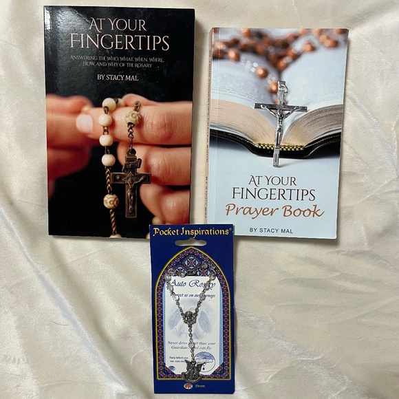 At your fingertips prayer book, answering questions of the rosary, auto rosary - Picture 1 of 5